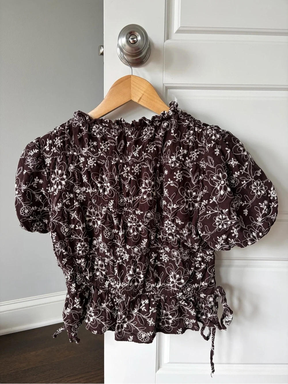 Zara Floral Embroidered Puff Sleeve Top – Size XS